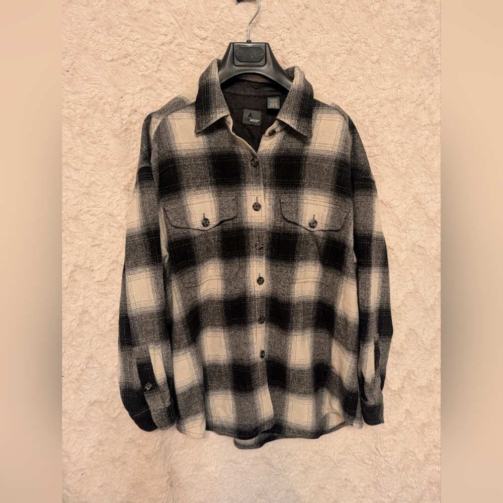 Lizwear Women's Black and White Plaid Casual Button Down Shirt